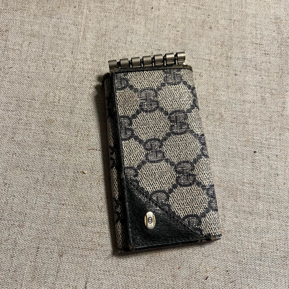 Gucci key fob blue used